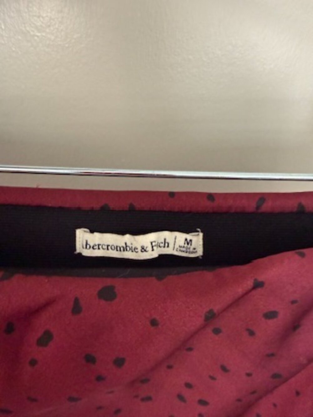 Abercrombie & Fitch Maroon & Black Spotted Mini Skirt Size Medium - Picture 3 of 3